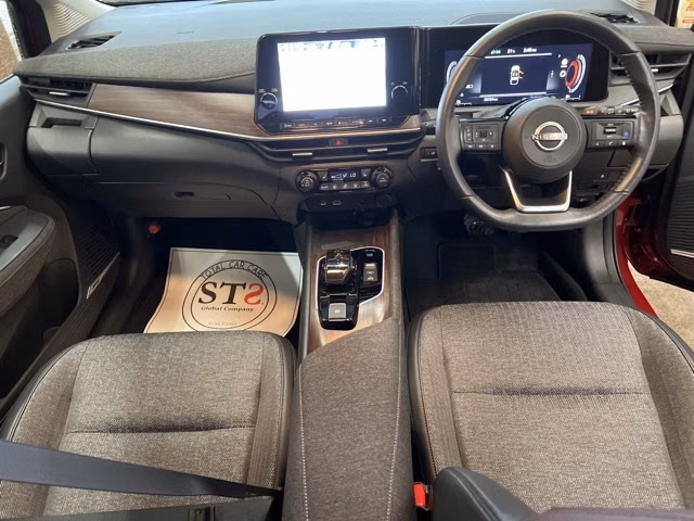 Nissan Aura