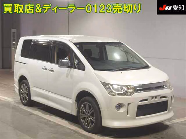 Mitsubishi Delica D:5