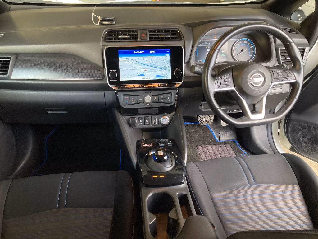 NISSAN LEAF