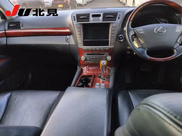 Lexus LS600h