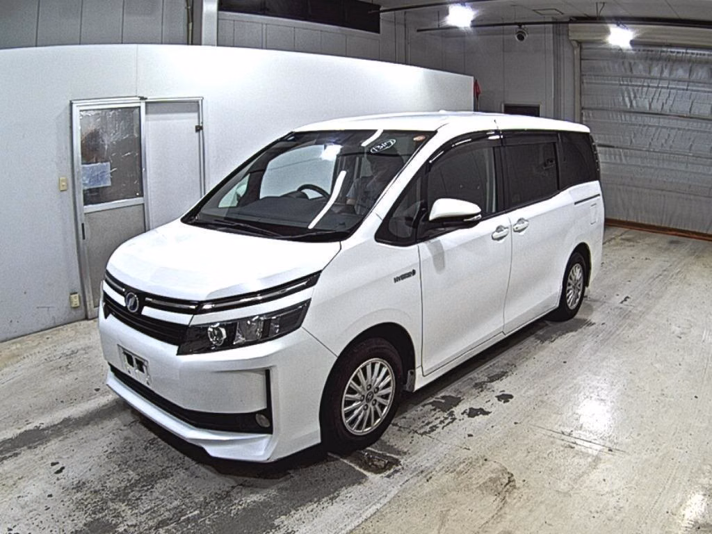 TOYOTA VOXY