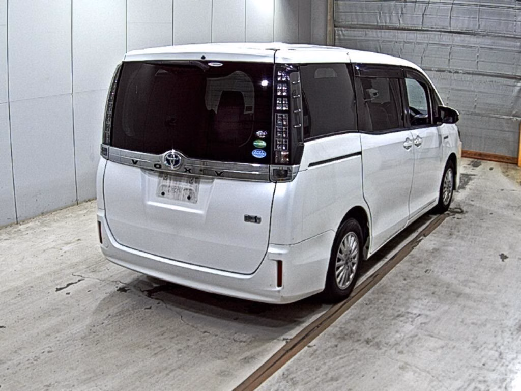 TOYOTA VOXY