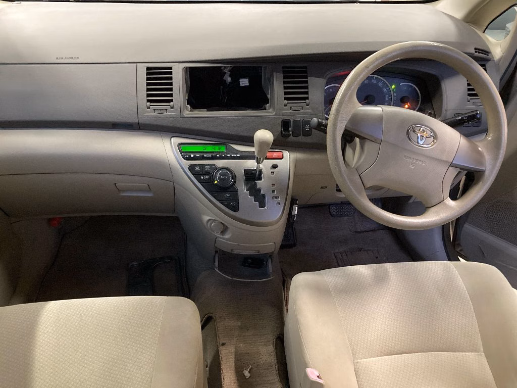 TOYOTA ISIS