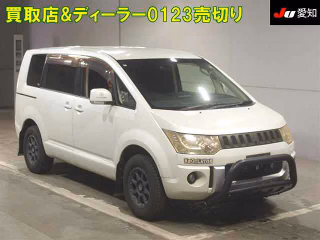 Mitsubishi Delica D:5