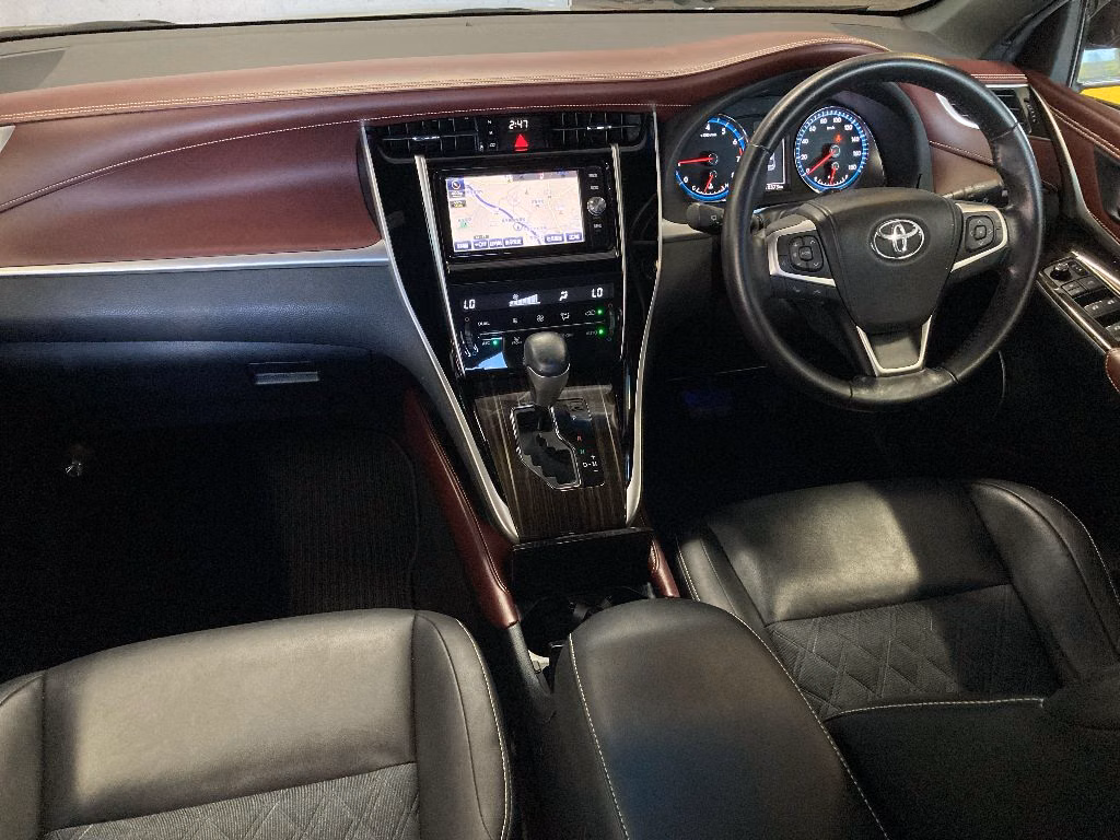 TOYOTA HARRIER