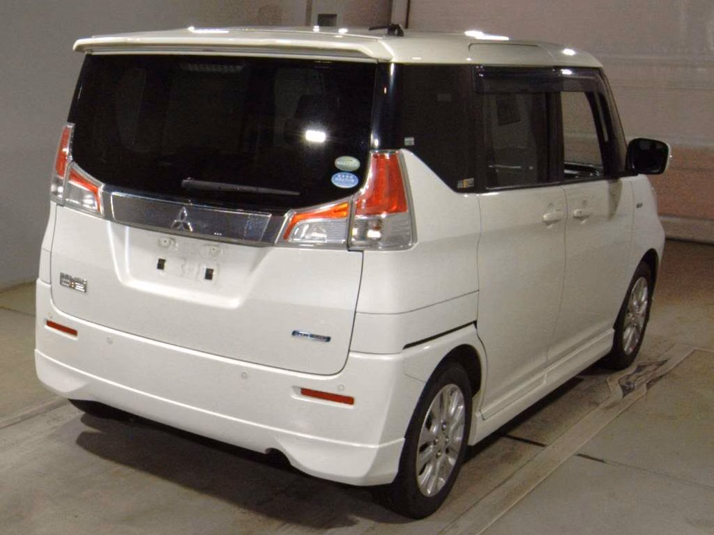 Mitsubishi Delica D:2