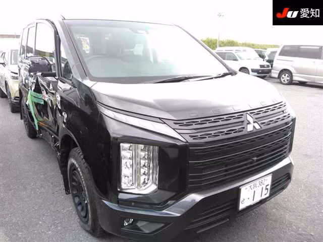 Mitsubishi Delica D:5