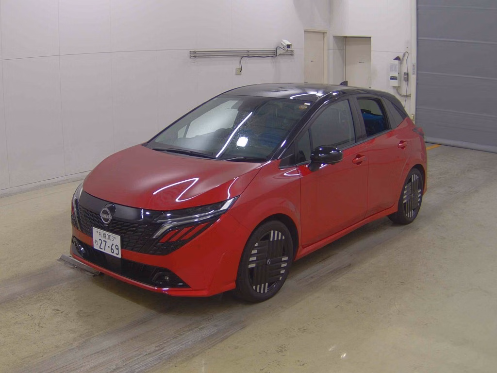 Nissan Aura
