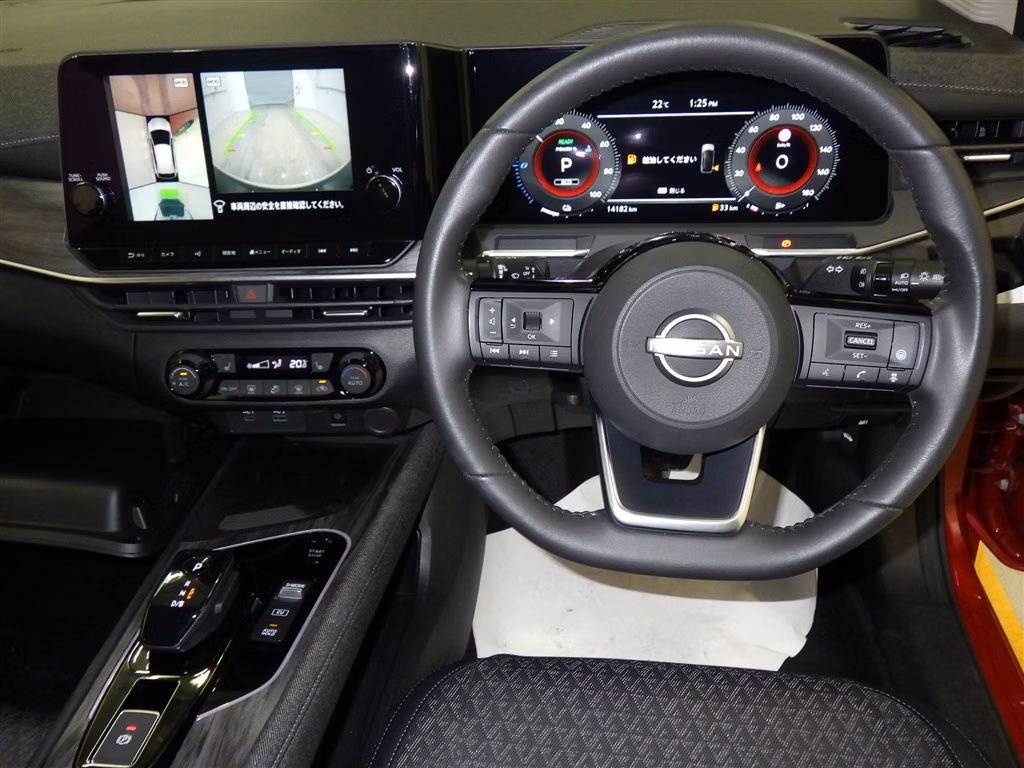 Nissan Aura