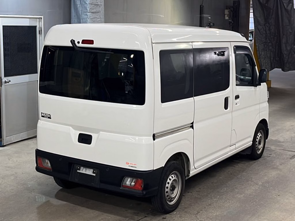 TOYOTA PIXIS VAN