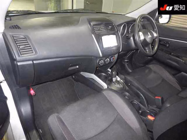 MITSUBISHI RVR