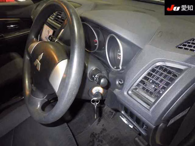 MITSUBISHI RVR