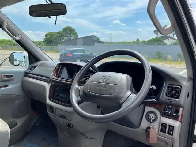Toyota Hiace Regius