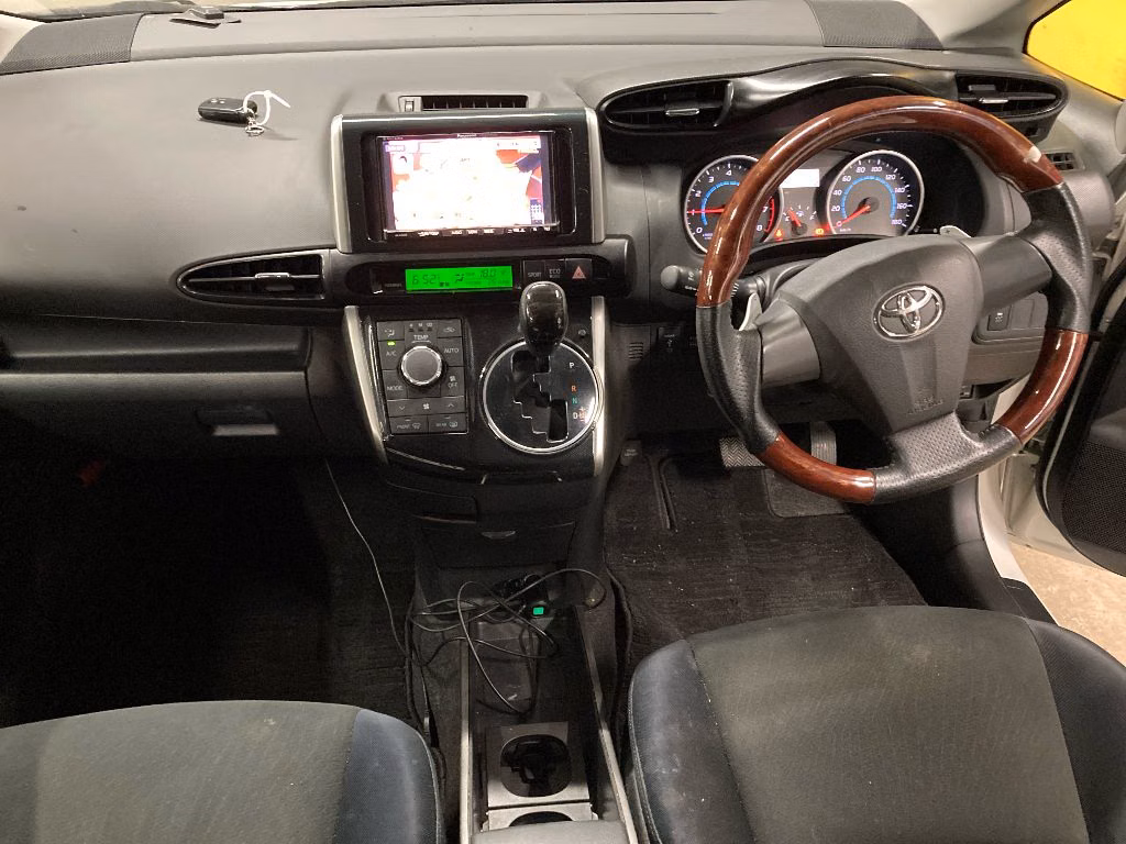 TOYOTA WISH