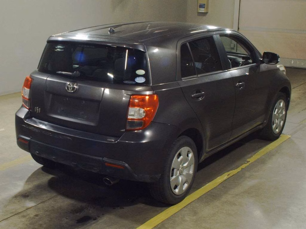 TOYOTA IST
