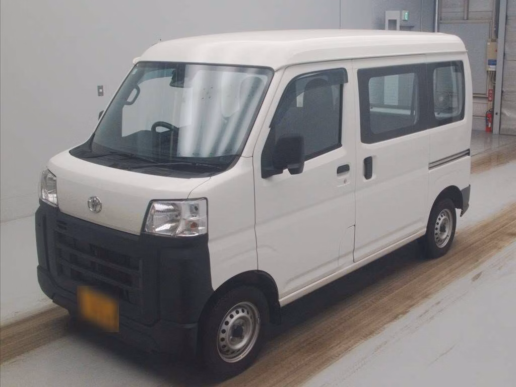 TOYOTA PIXIS VAN
