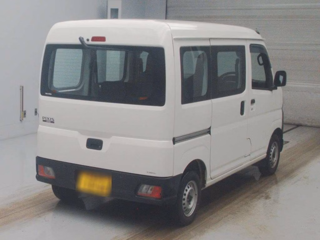 TOYOTA PIXIS VAN