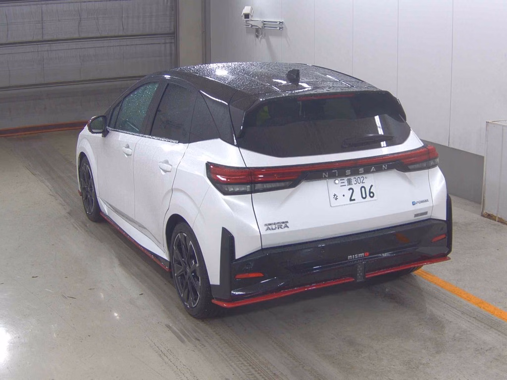Nissan Aura