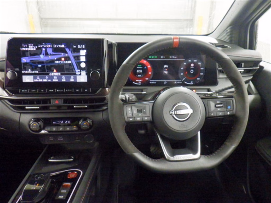 Nissan Aura