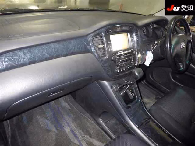TOYOTA KLUGER V