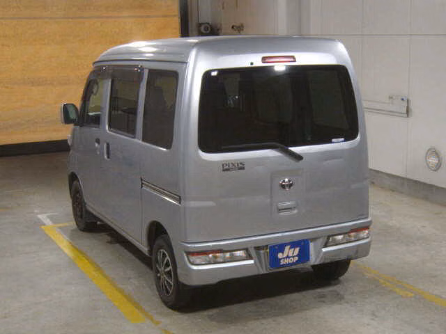 TOYOTA PIXIS VAN