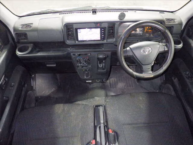 TOYOTA PIXIS VAN
