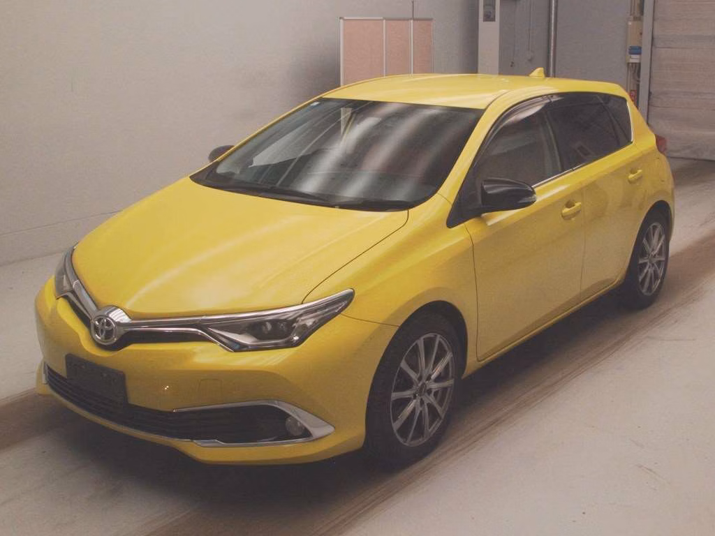 TOYOTA AURIS