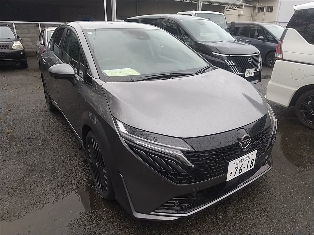 Nissan Aura
