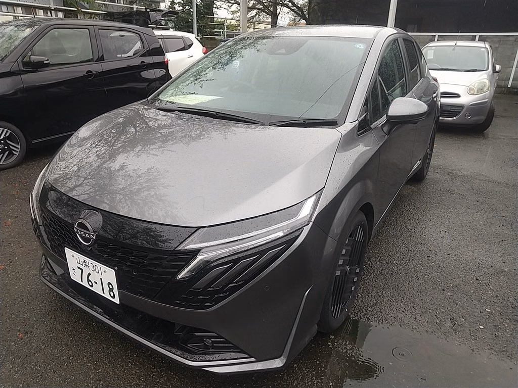Nissan Aura