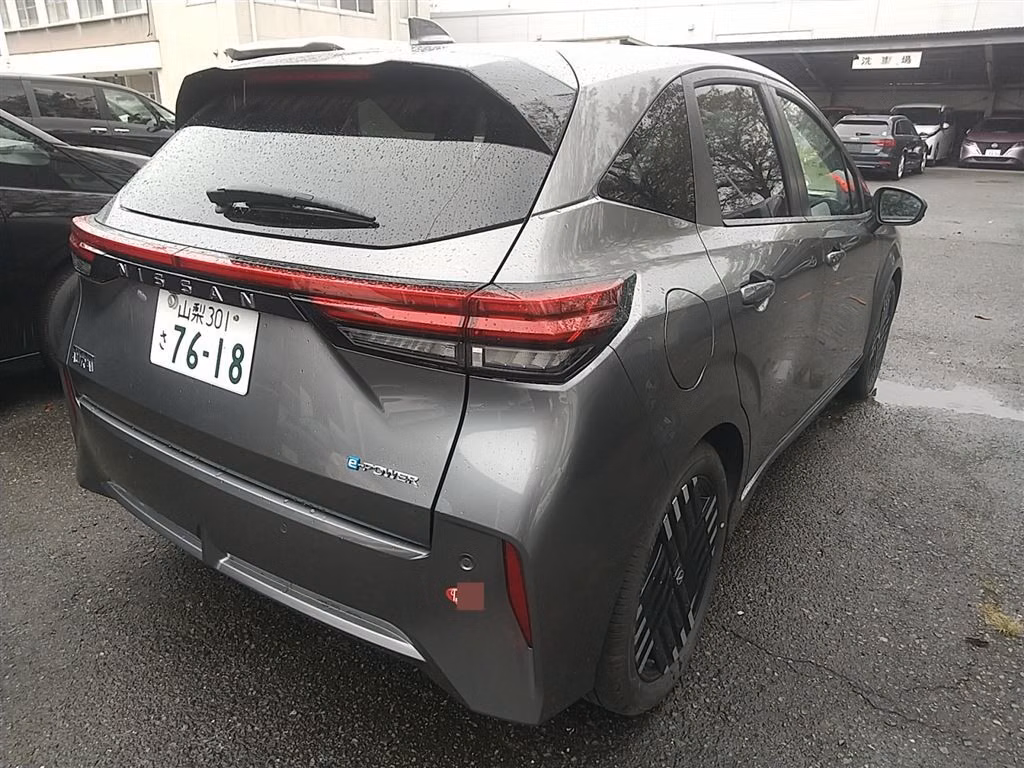 Nissan Aura