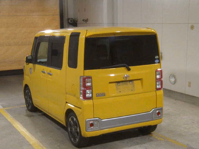 TOYOTA PIXIS MEGA