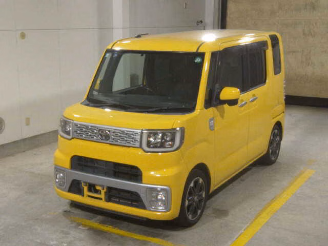 TOYOTA PIXIS MEGA