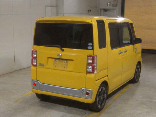 TOYOTA PIXIS MEGA