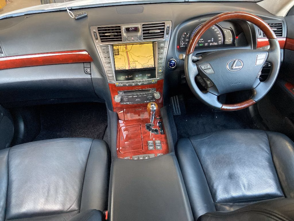 Lexus LS600h