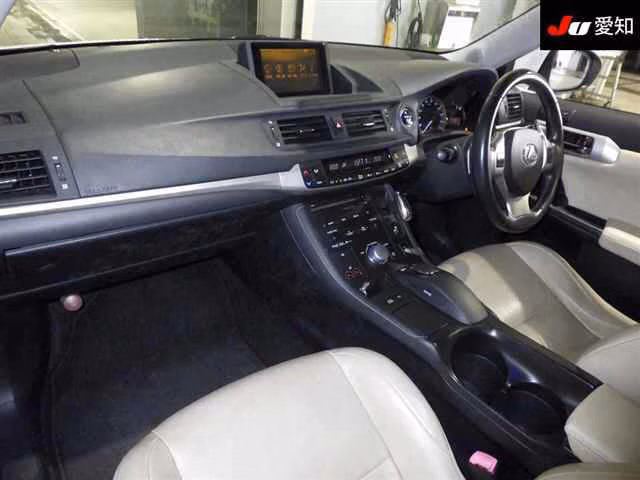 Lexus CT200h