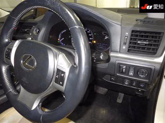 Lexus CT200h