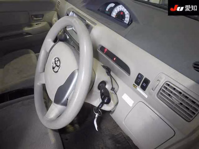 TOYOTA RAUM