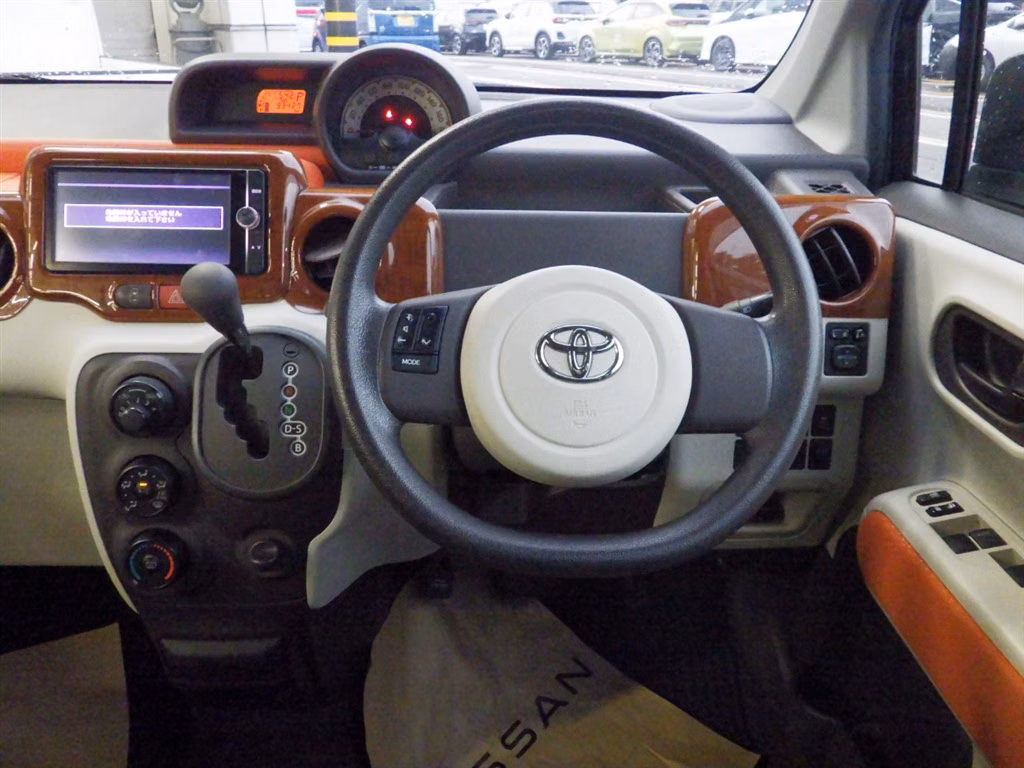 TOYOTA PORTE