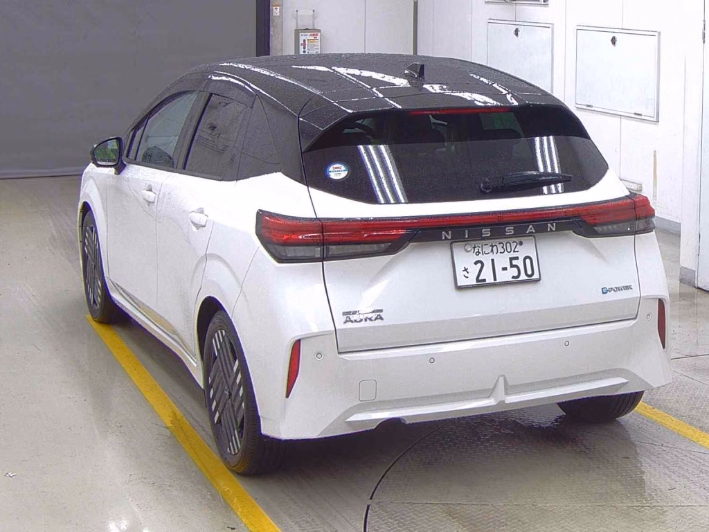 Nissan Aura
