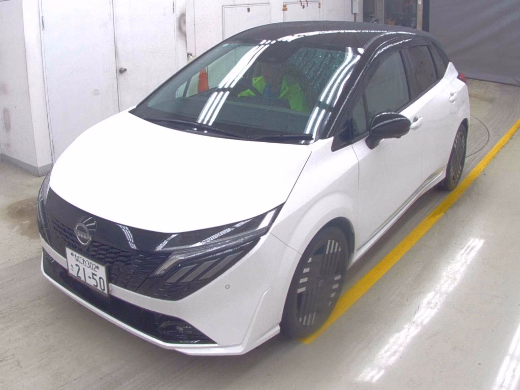 Nissan Aura