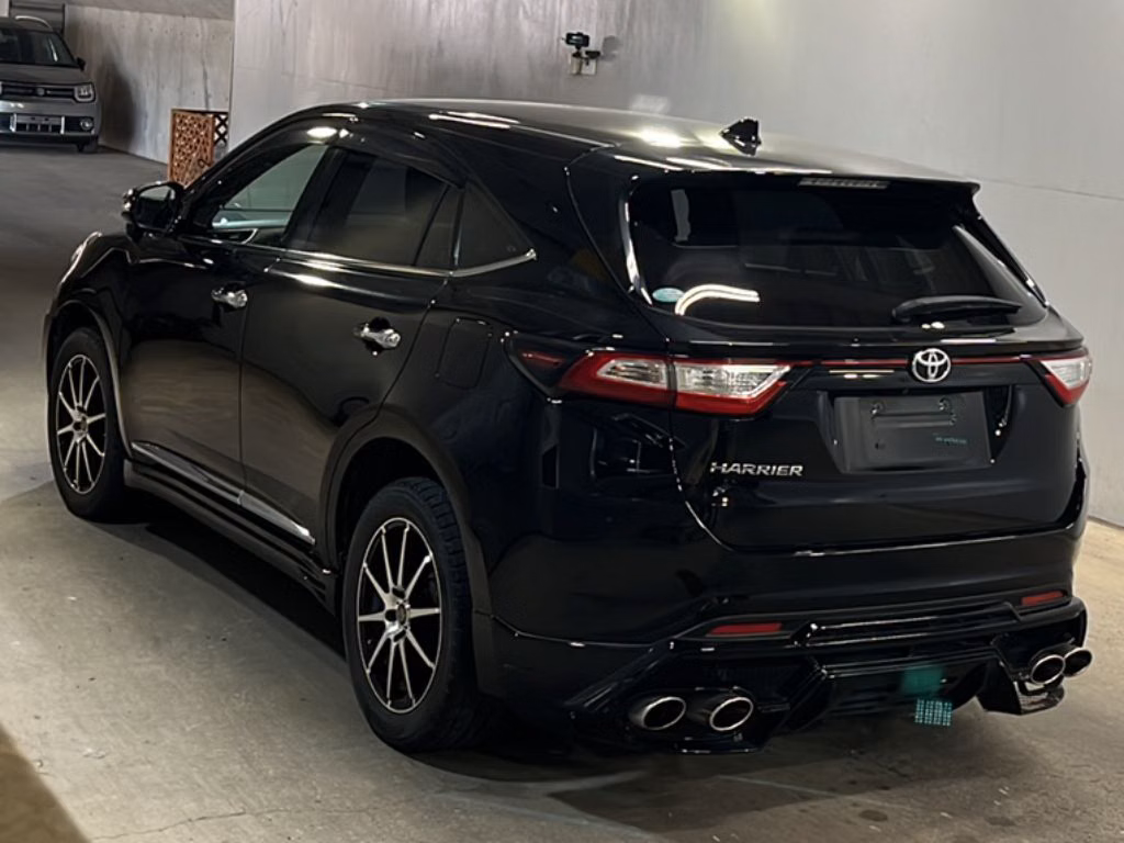 TOYOTA HARRIER