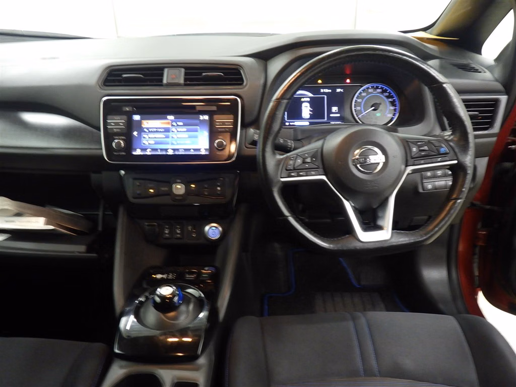 NISSAN LEAF