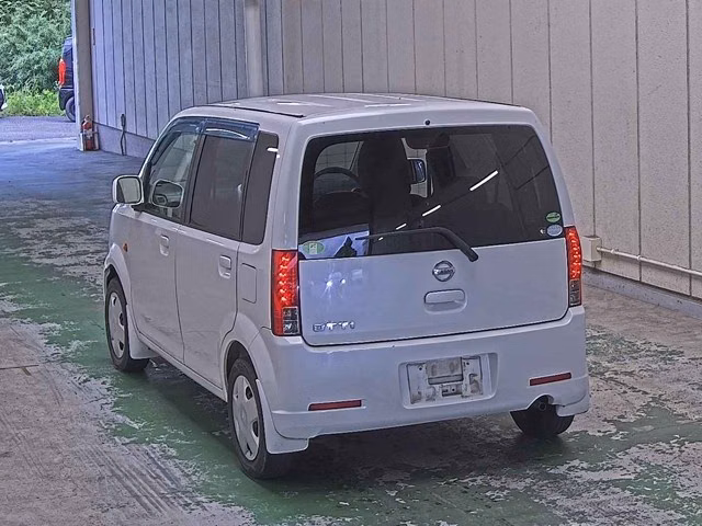 Nissan Otti