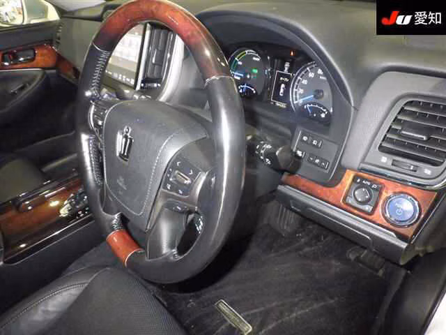 Toyota Crown Majesta