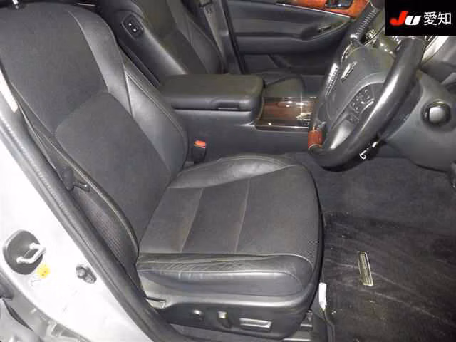 Toyota Crown Majesta