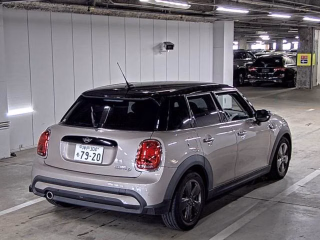 MINI HATCH