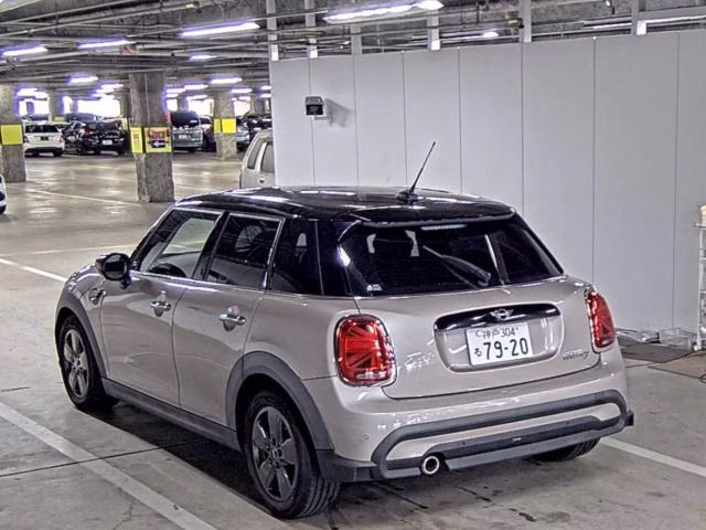 MINI HATCH