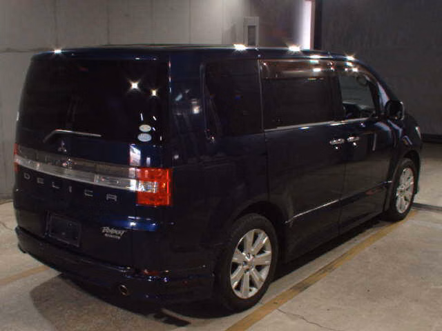 Mitsubishi Delica D:5