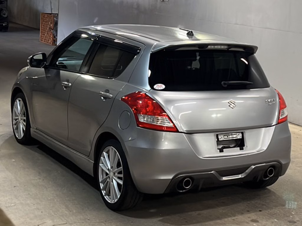 SUZUKI SWIFT
