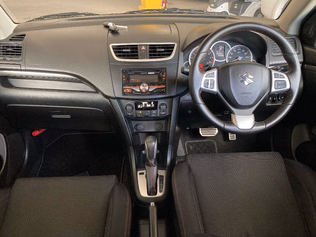 SUZUKI SWIFT